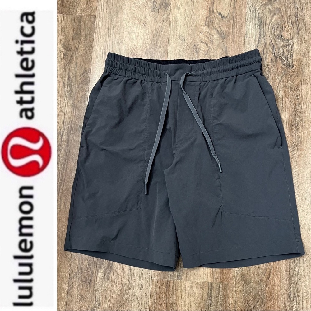 Lululemon Bowline Short 8" *Stretch
Ripstop Graphite Grey Size‎ Medium